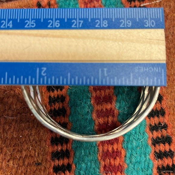 Rustic Cuff bracelet in silver color. - Picture 5 of 6